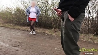 Amatööri Julkinen Dick Flash Muuttuu Kuuma Kohtaaminen Utelias Milf