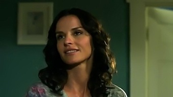 Ana Alexander'S Tantalizing Performance In Chemistry S1e07