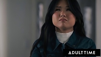 Lulu Chu And September Reign'S Lesbian Encounter: A Sensual Reality Experience