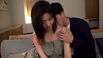 A Naturally Endowed Woman Of Color Engages In Sexual Acts With A Man, Including Oral And Penetrative Sex. The Video Features A Beautiful And Skilled Partner Who Reaches Orgasm Without Experiencing Any Physical Discomfort. Part 1.